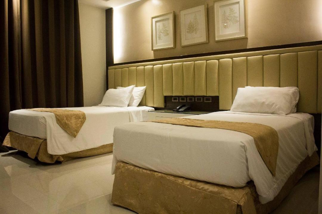 فندق كراون رويال Balanga المظهر الخارجي الصورة